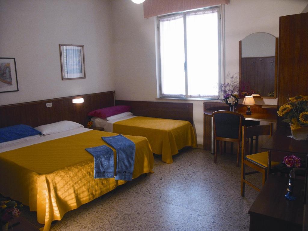 Hotel Bologna Сан-Бенедетто-дель-Тронто Номер фото