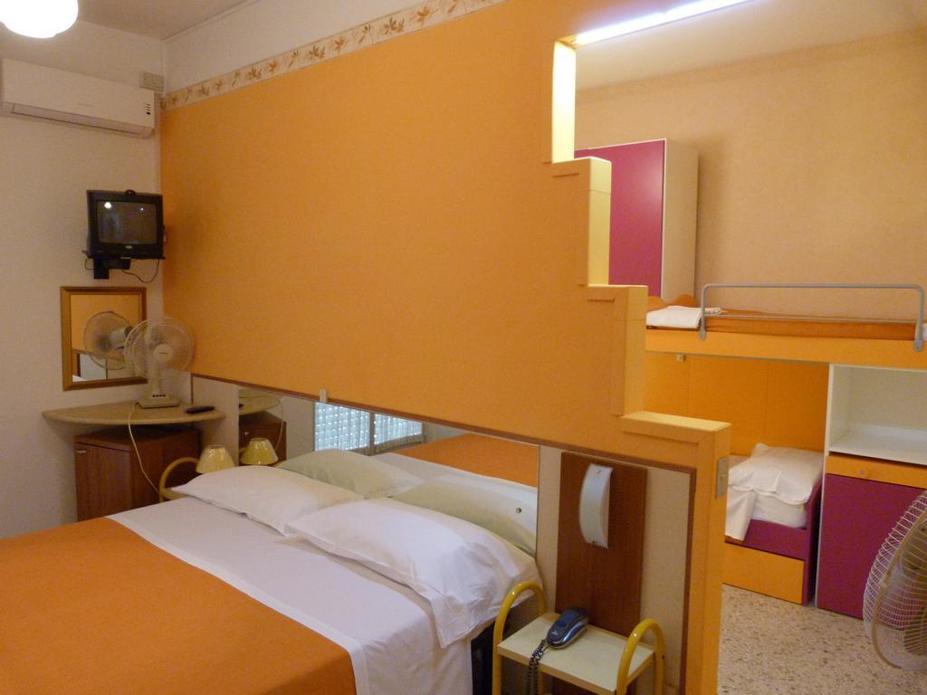 Hotel Bologna Сан-Бенедетто-дель-Тронто Экстерьер фото